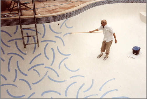 Hockney au travail dans la piscine de l'hôtel Roosevelt